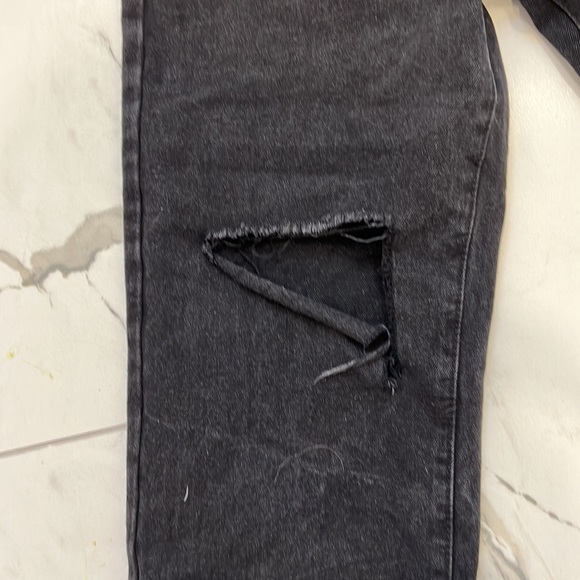 Black jeans with rips - Picture 3 of 4